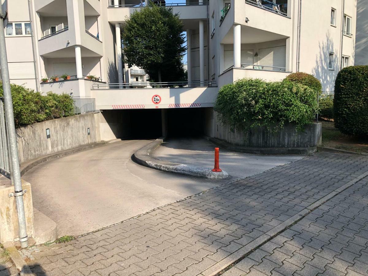 Parkplatz Und Balkon - Burberg'S Heimathafen In Wiesbaden Exterior photo